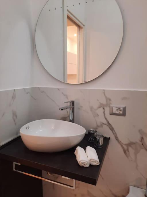 Apartment N&ghomesweethome Raffaelloelegante Ideale Affari Mailand